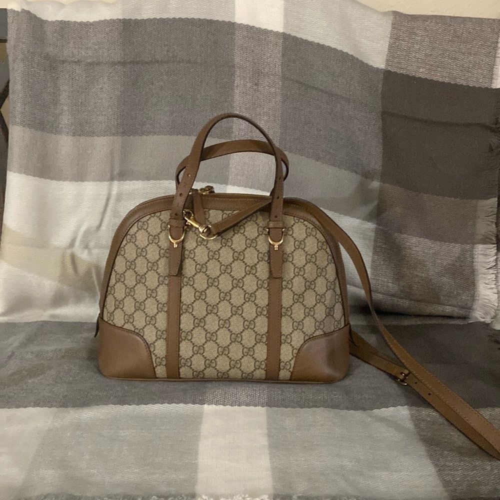 Vintage 💎 authentic Gucci supreme,  medium dome crossbody 💎